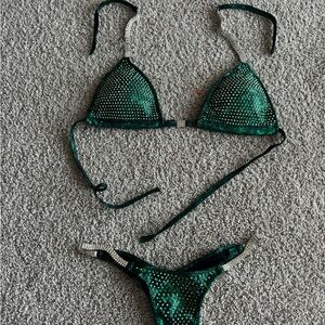 Female bikini bodybuilding pro cut custom made my measurements 32/24/34